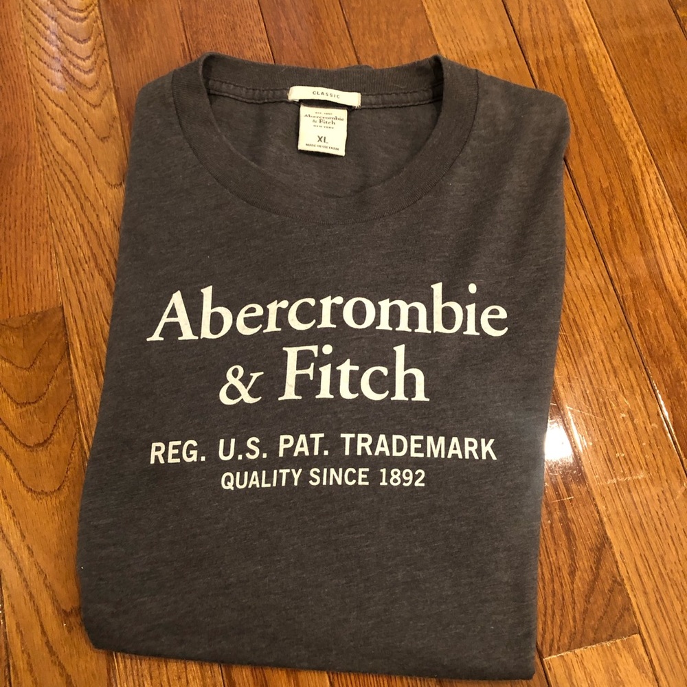 Abercrombie & Fitch Gray Logo T-Shirt - XL